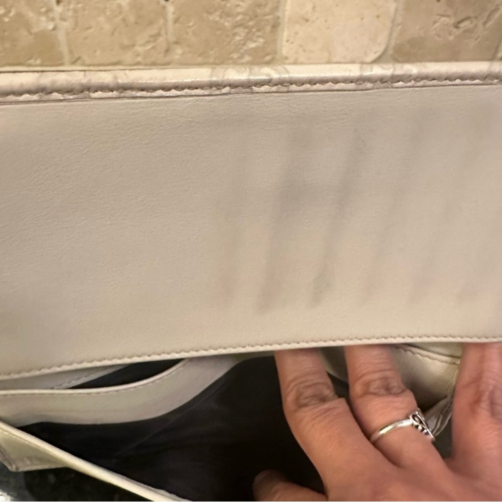 Gucci Guccissima Leather Script Flap Continental … - image 7